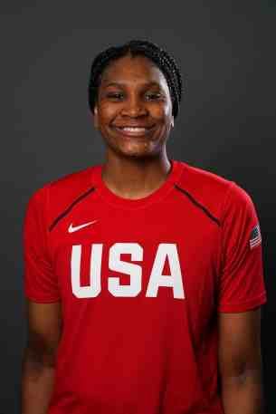 Five-Star 2025 Recruit, 6-Foot-7 Forward Madison Booker Commits to Gamecocks Female Basketball Program, Turning Down Alabama, Tennessee Vols, and Georgia…….