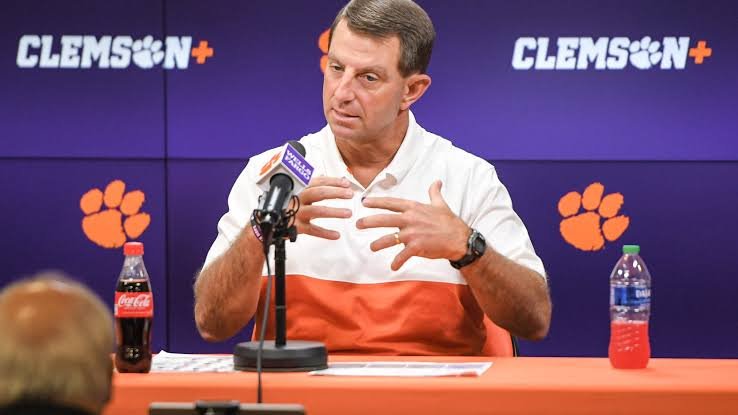 Huge Loss: for  Clemson tiger as  Dabo Swinney announces the passing away of  Cade Klubnik and two others after a devastating….