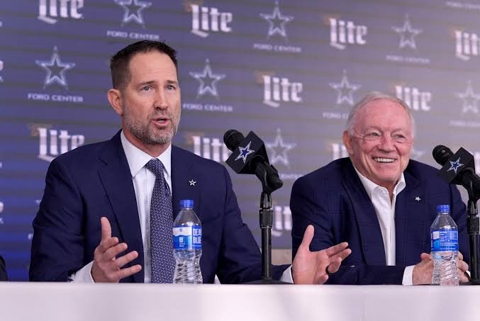 Emotional Departure: As brilliant star player for the Dallas cowboys, waves goodbye and announces his contract termination with s………