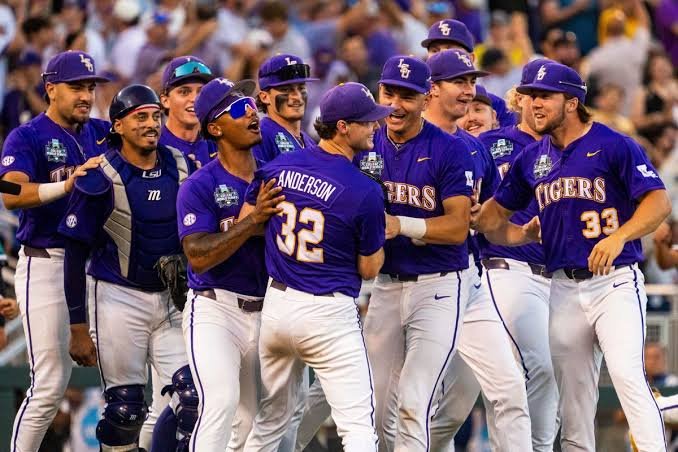 ESPN: Fans in celebration as LSU tigers reunite and bring back former top star back home in a….
