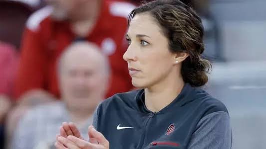💔 Emotional Farewell: Beloved Oklahoma Volleyball Star Announces Her Departure, Closing a Legendary Chapter with the Sooners and Leaving Fans in Tears as She Steps Away from the Court….