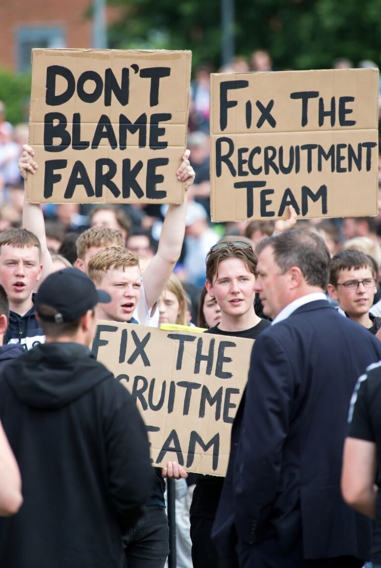 Don’t Blame Farke — Fix the Recruitment Team’: Fans Clash, but below is the decision of the management team….